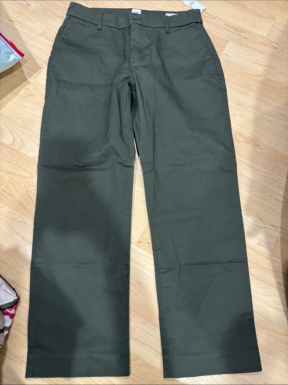 GAP women’s Olive Green Straight-Leg Pants- Downtown khaki